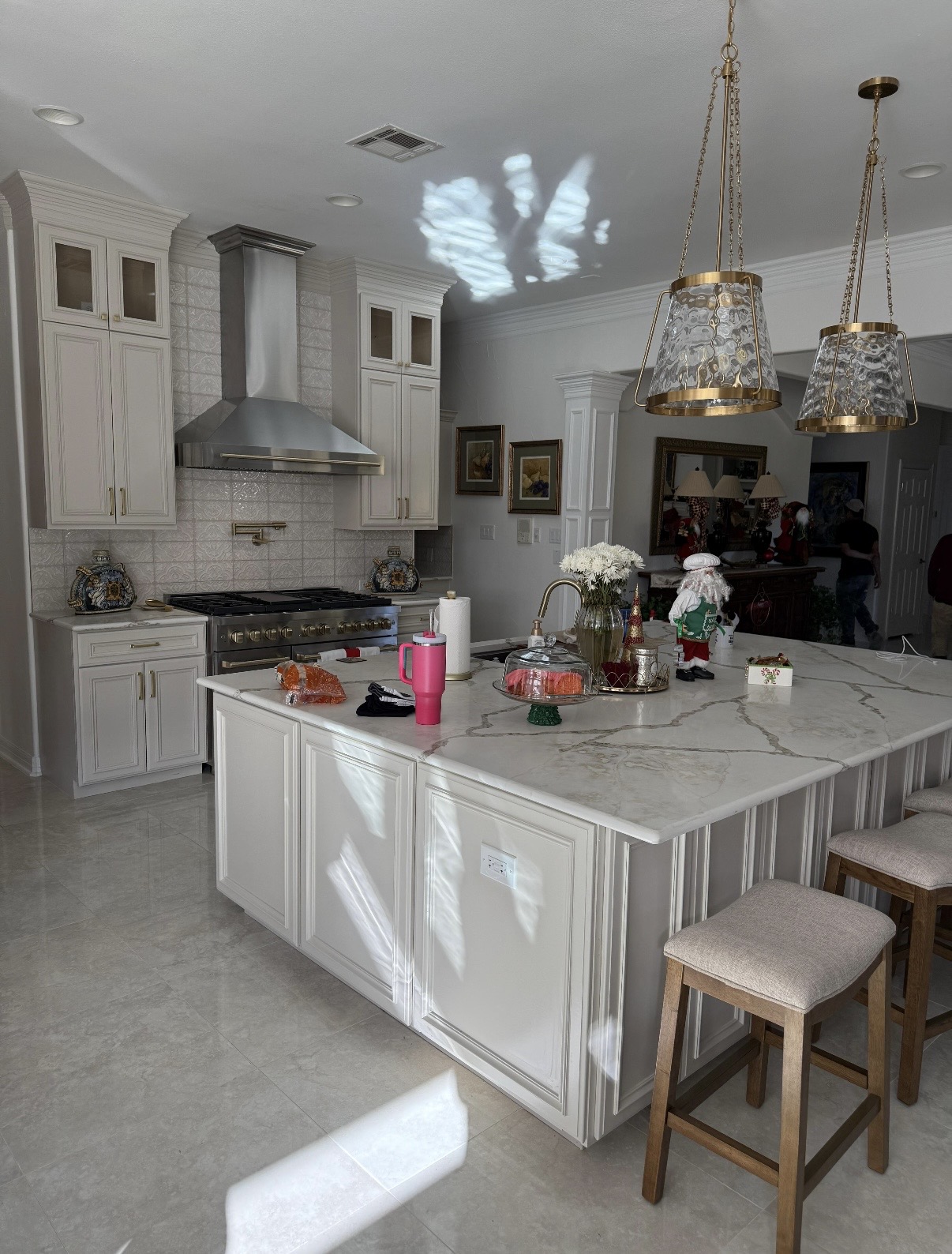 White luxury kitchen