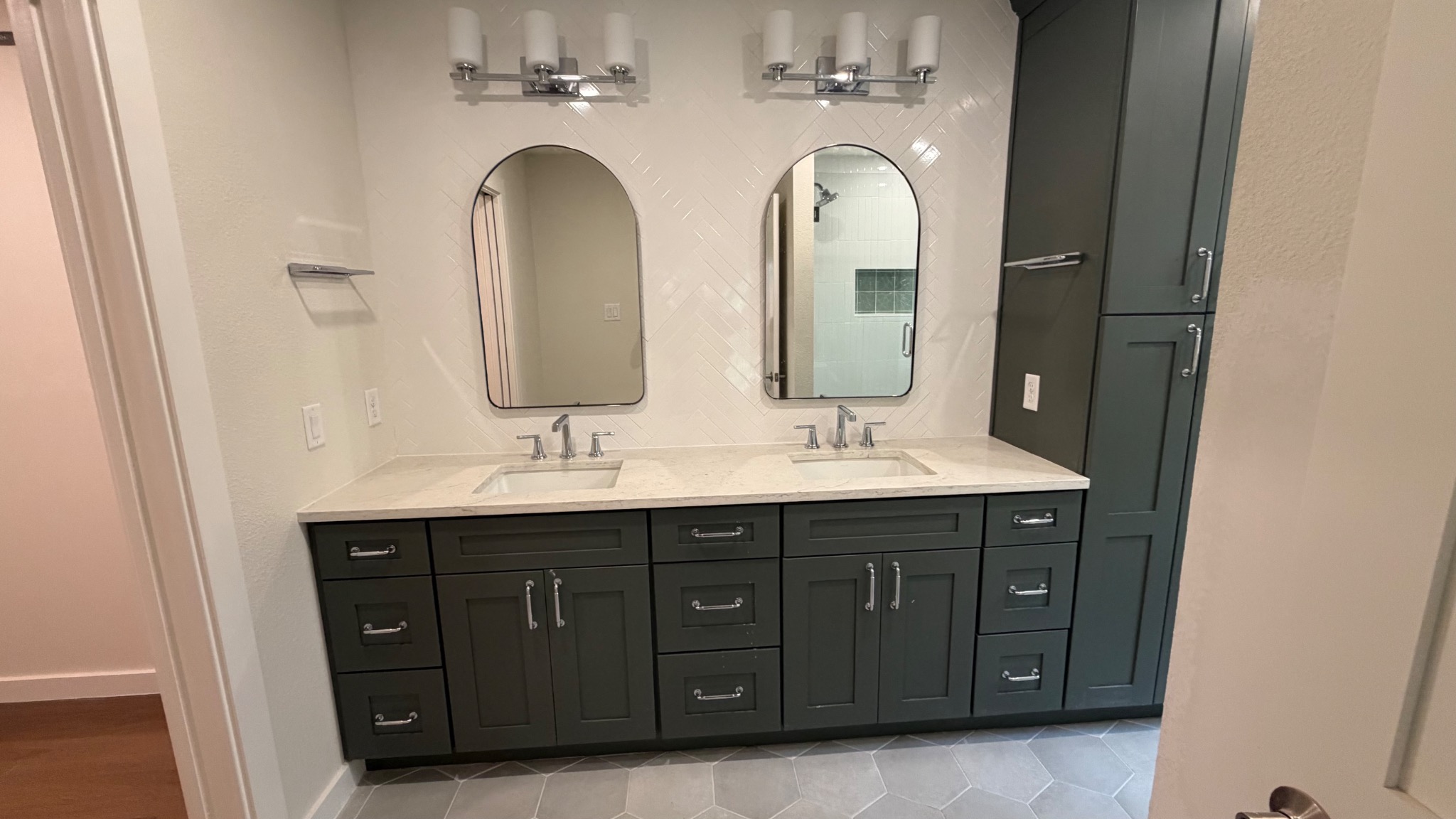 Modern bathroom vanity
